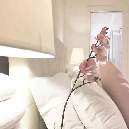 Bed and Breakfast Flowers Sweet 3*