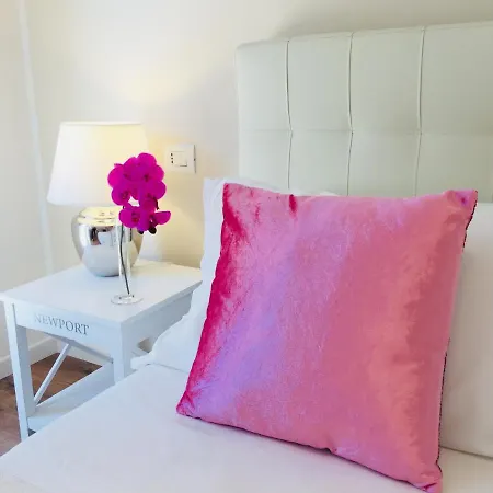 Bed and Breakfast Flowers Sweet 3*