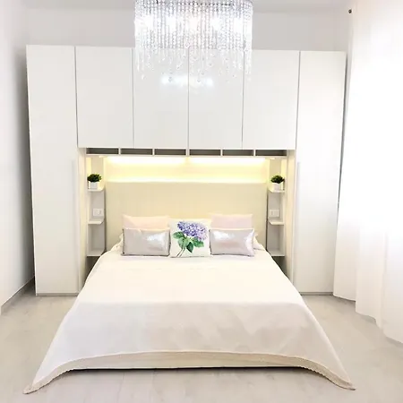 Flowers Sweet Bed & Breakfast 3*