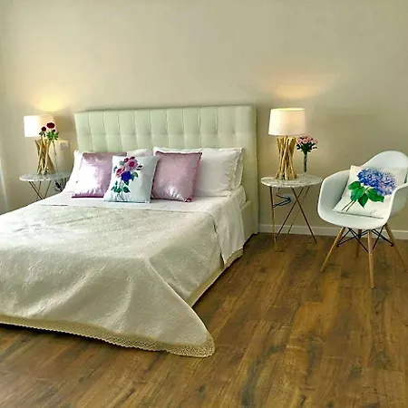 Bed & Breakfast Flowers Sweet