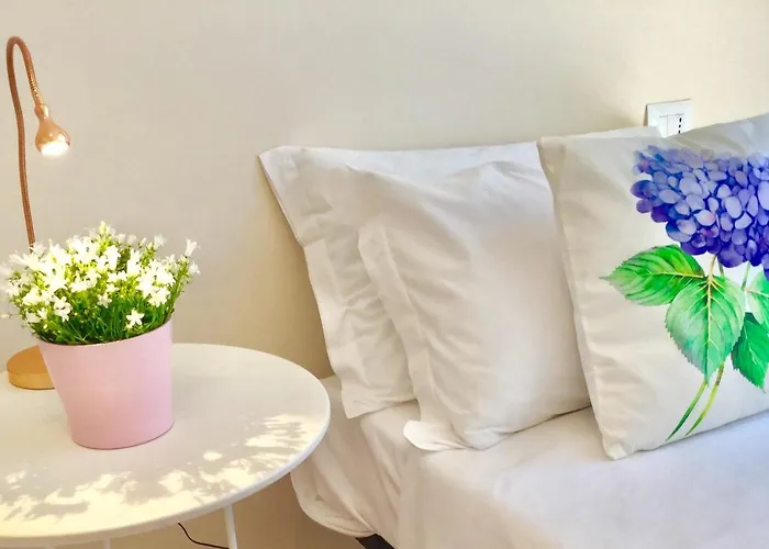 Flowers Sweet Bed & Breakfast 3*